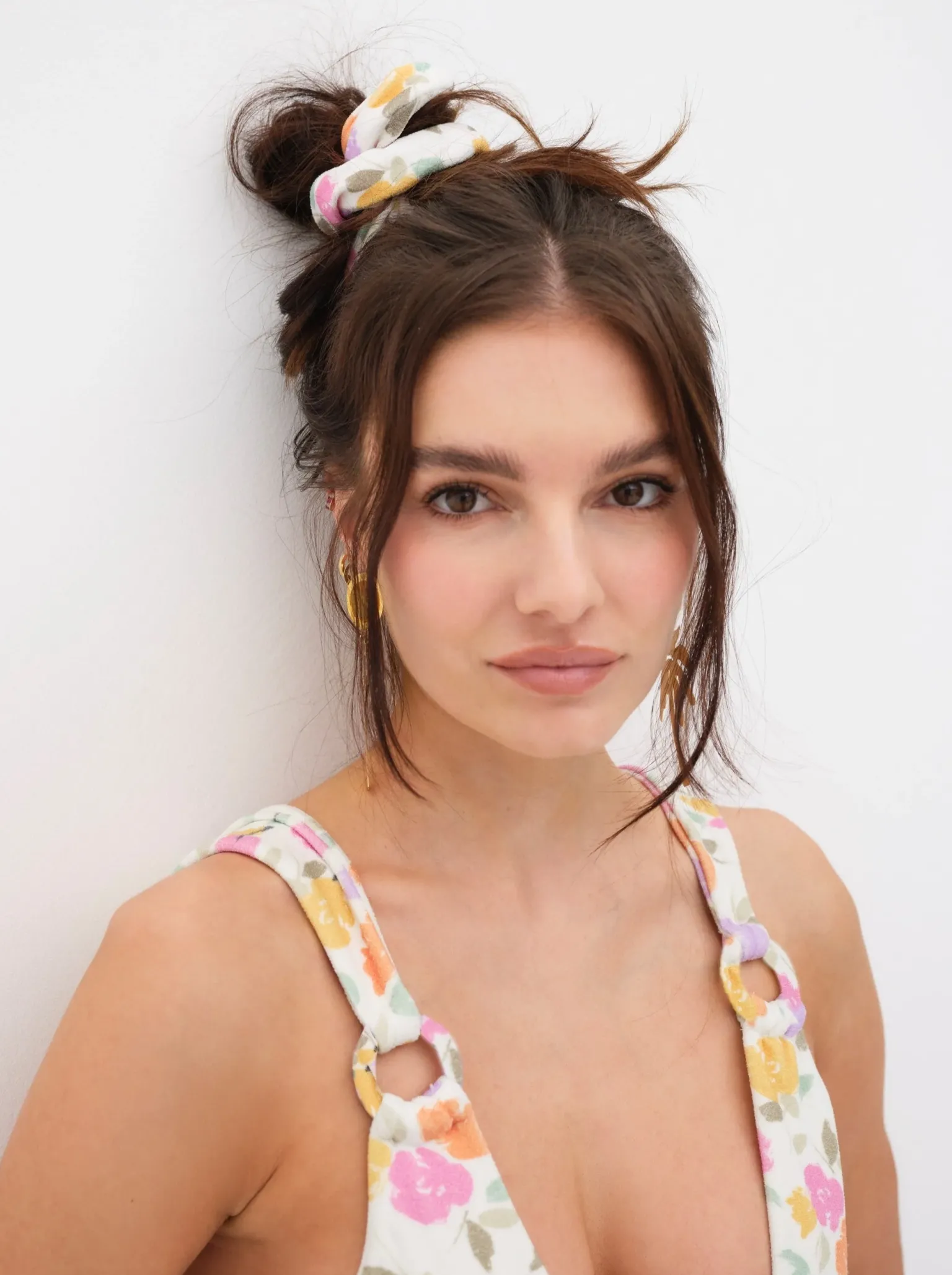venetia_scrunchie_1.webp Online For Love & Lemons Venetia Scrunchie Beige